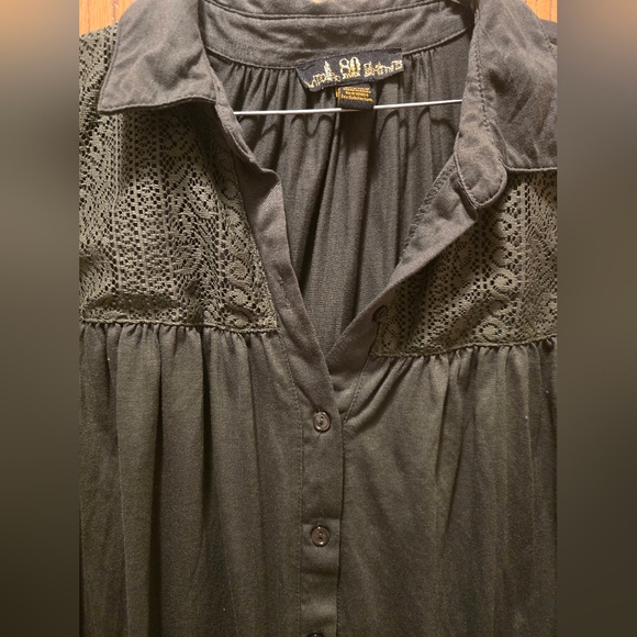 Two Camisoles Blouses Women Size M + L Bundle EUC - Picture 6 of 8